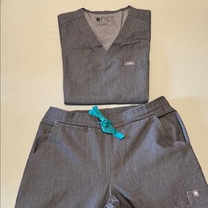 Figs Gray V-Neck Scrub Top